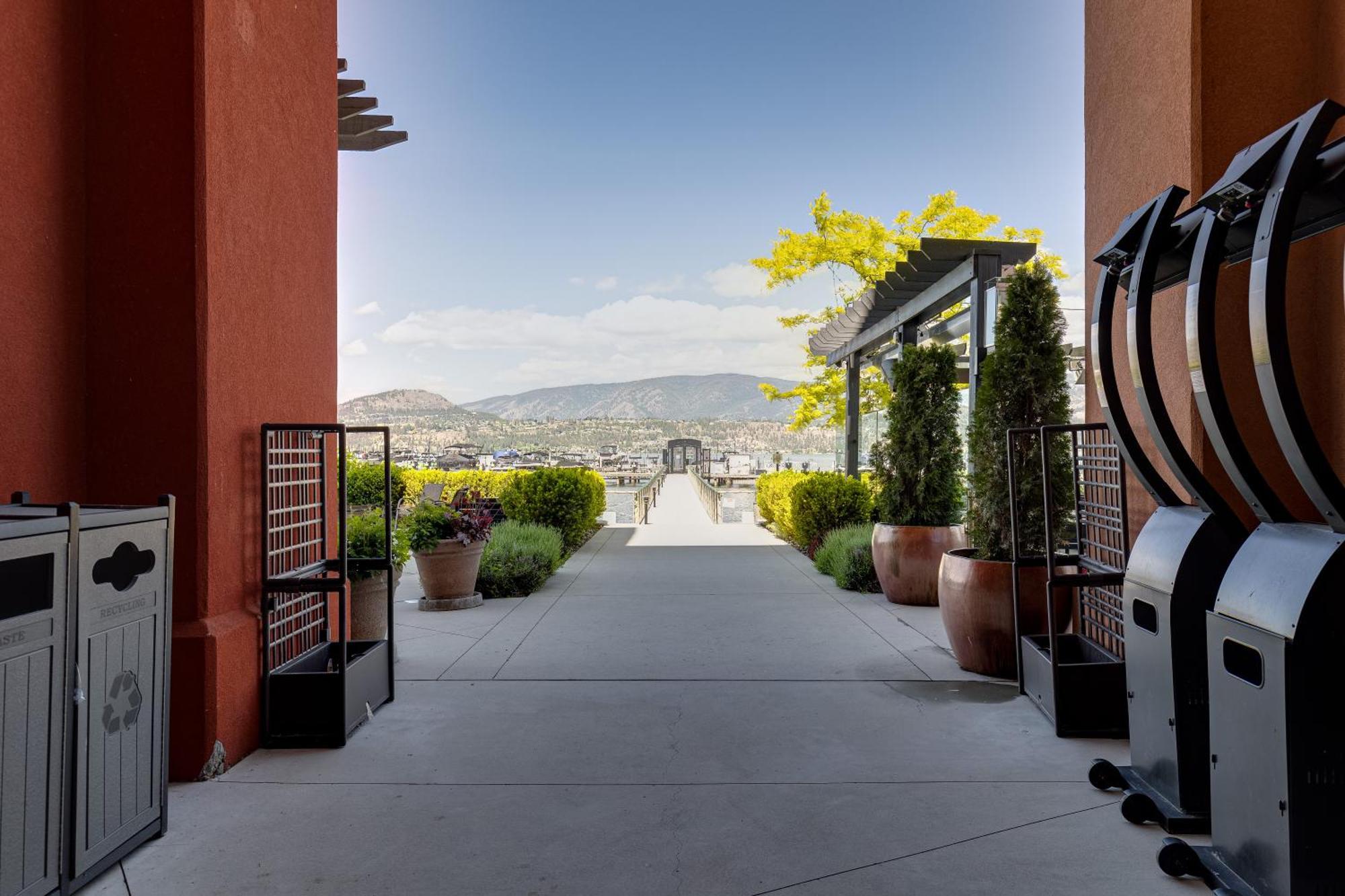 Manteo at Eldorado Resort Kelowna Exterior foto