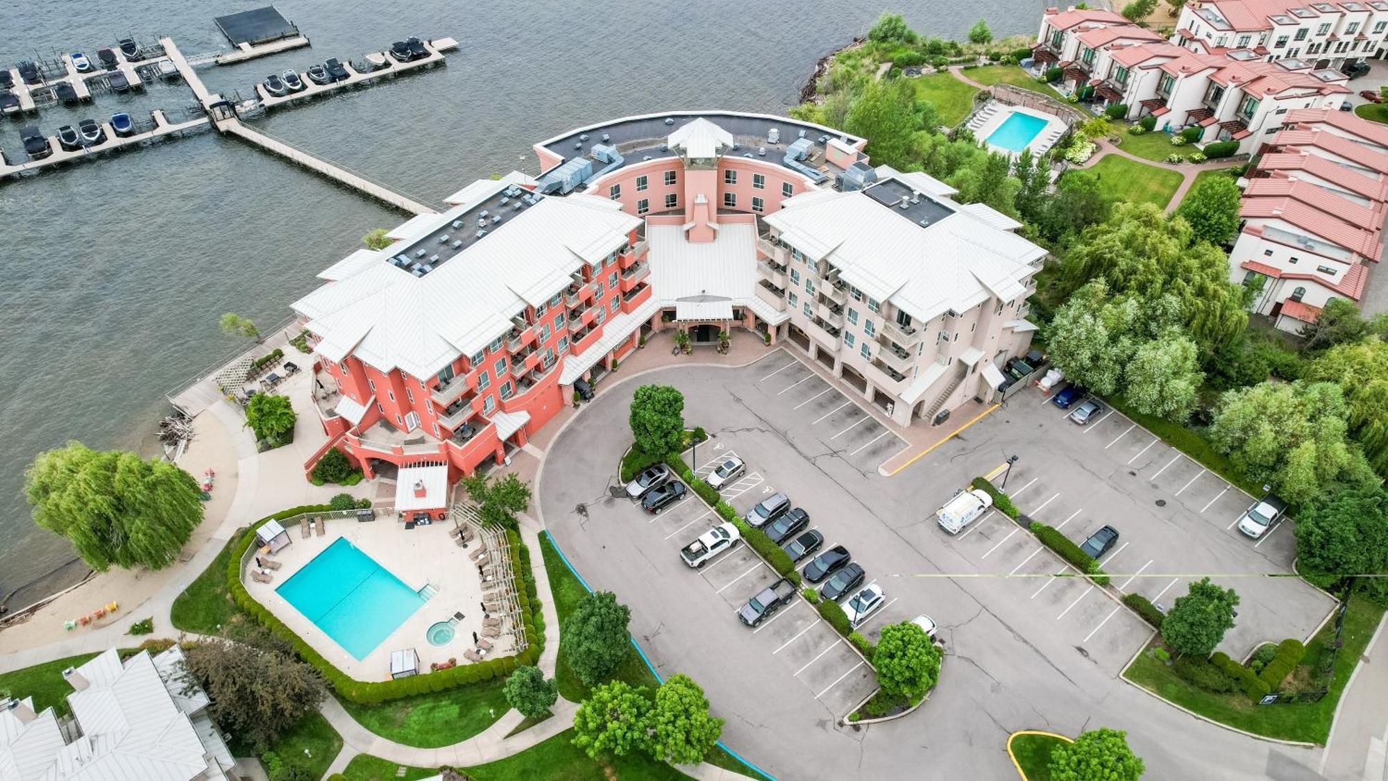 Manteo at Eldorado Resort Kelowna Exterior foto